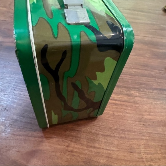 1985 TM Anabasis Investments Vintage Rambo Metal Lunch Box Sylvester Stallone - Picture 12 of 12